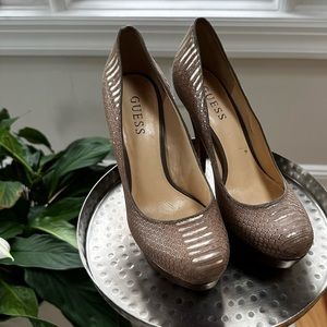 Guess | Shimmer Platform Point Heels